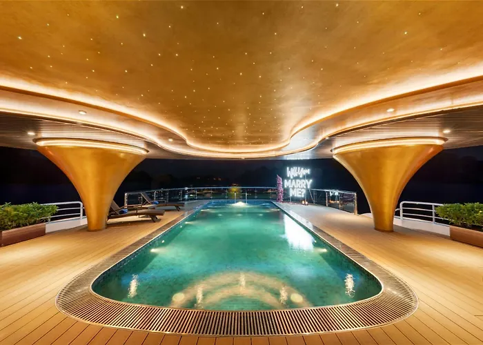 Sea Stars Cruise Hạ Long