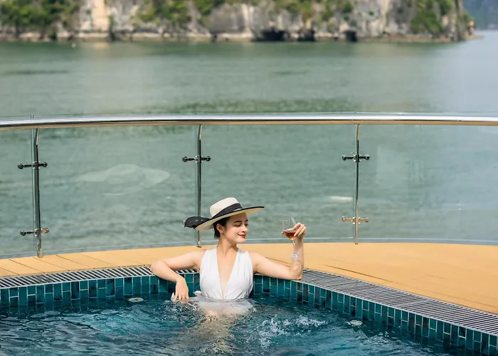 Sea Stars Cruise Botel 5*