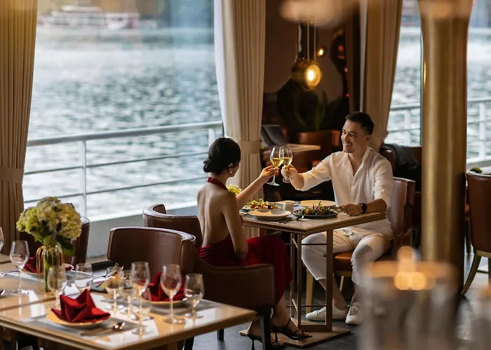 Sea Stars Cruise Hạ Long