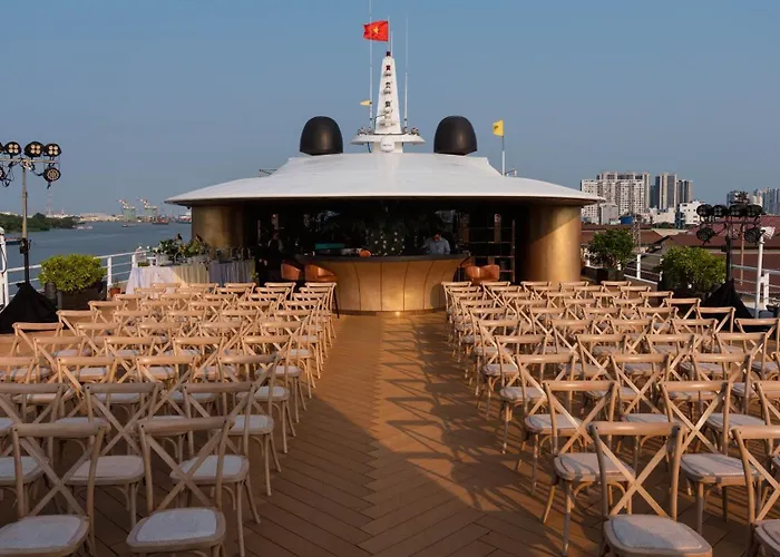 Sea Stars Cruise Botel Hạ Long