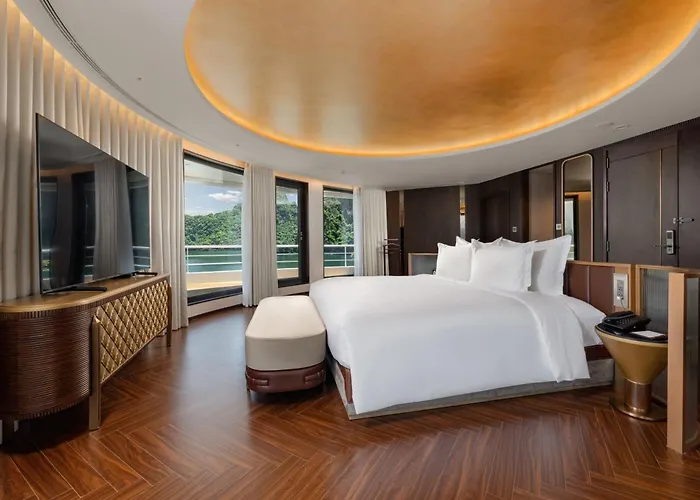 Sea Stars Cruise Botel 5*